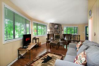 Smoky Horizon Getaway with Hot Tub Game Room - 8