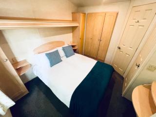 2 Bedroom Caravan GW39, Thorness Bay, Isle of Wight, Dog Friendly - Porchfield - 5