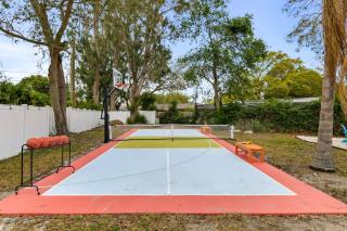 Resort Style Backyard Pool Sport Court Putt Putt - 8