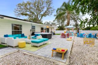 Resort Style Backyard Pool Sport Court Putt Putt - 9