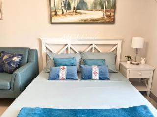 MC8 Condo Your Affordable Staycation - Lo-oc - 9