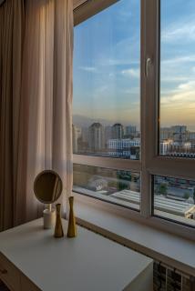 Floor 15 Stunning Floor-to-Ceiling City View - Almaty - 4