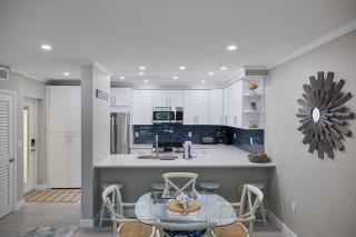 Serene Ground Floor Residence in Exclusive Villa Sanibel, Steps to Beach - Sanibel - 5