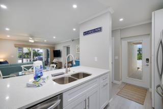 Serene Ground Floor Residence in Exclusive Villa Sanibel, Steps to Beach - Sanibel - 3