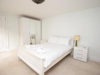 Pass the Keys Lovely Central Oxford Apartment Sun Trap Patio - Oxford - 4
