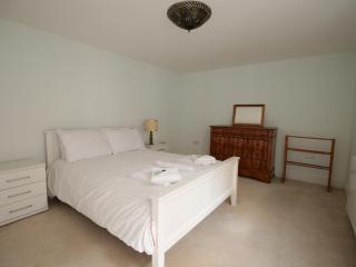 Pass the Keys Lovely Central Oxford Apartment Sun Trap Patio - Oxford - 3