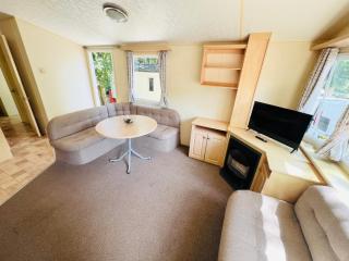 2 Bedroom Caravan GW39, Thorness Bay, Isle of Wight, Dog Friendly - Porchfield - 1