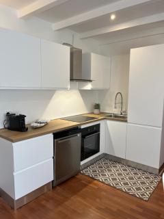 Saffron Suite, just a few minutes from the center and station - 0