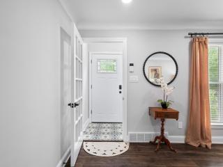 Stylish Home - Game Room - Wet Bar - Sleeps 9 - Outdoor - 1