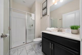 Spacious 4BR Townhome Private Pool & Resort Access 114 - 3