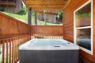 Spacious 5BR Retreat with Theater and Hot Tub - Pigeon Forge - 0
