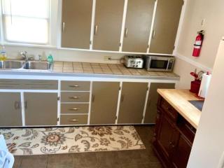 Charming 2-Bedroom Thoreau Lower - 2