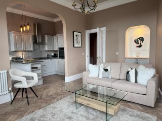 Largs Sandringham Apartment - Largs - 4