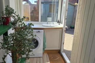 3-Bedroom Home Pet Friendly - Goring by Sea - 6