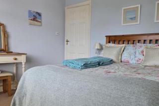 3-Bedroom Home Pet Friendly - Goring by Sea - 5