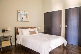 Downtown Modern 2BR Loft - Milwaukee - 2