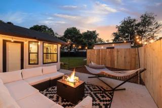 580) Minutes to 6th Street - Sleeps 10 -Pool table - Austin - 6