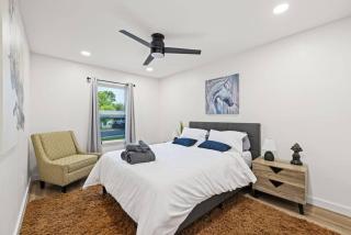 580) Minutes to 6th Street - Sleeps 10 -Pool table - Austin - 2