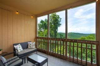 Stunning mountain views with Community Amenities - 8