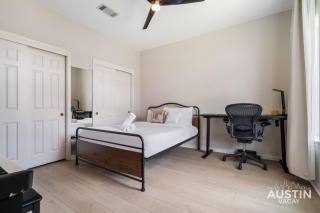 Near High Tech, Domain Pet-Friendly 4BR 2.5BA Home w Balconies By Austin Vacay - Austin - 8