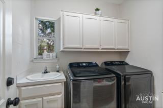 Near High Tech, Domain Pet-Friendly 4BR 2.5BA Home w Balconies By Austin Vacay - Austin - 5
