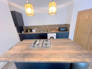 BRAND NEW 5-bedroom House - 25min to London - Purley - 0