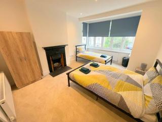BRAND NEW 5-bedroom House - 25min to London - Purley - 9