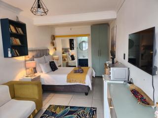 G's Apartments Cape Town - 6