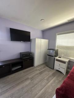 Awesome deal! Room with private bathroom close to Kia Forum, Sofi Stadium and LAX airport - Inglewood - 5
