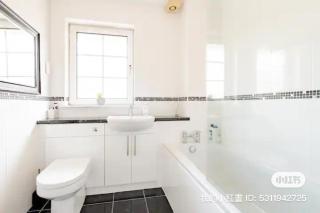Double room with private bathroom and parking - Edinburgh - 0