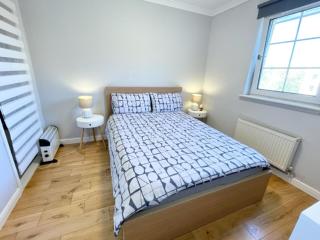 Double room with private bathroom and parking - Edinburgh - 9