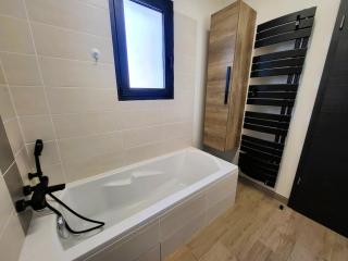 Friendly and warm villa with pool - 4