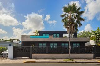 Casa Lux Oceanfront Villa Pool and Car Add Ons - San Juan - 0