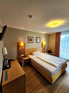 Atomis Hotel Düsseldorf City - Düsseldorf - 5