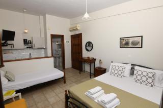 Kotsoris Studios - Kyparissia - 9