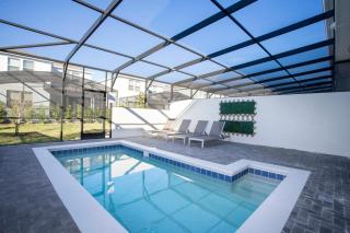 Private Pool Home 8 Min to Disney in Resort 8915 - 9