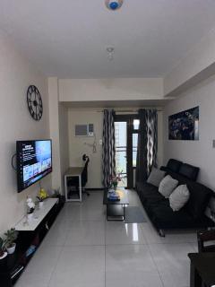 Bayfront Staycation Suite 33 - Pet-Friendly with Pool, Fast WiFi, Netflix - Near MOA, Airport, Manila Bay, PICC and CPP - Manila - 9
