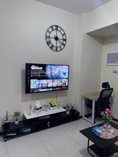 Bayfront Staycation Suite 33 - Pet-Friendly with Pool, Fast WiFi, Netflix - Near MOA, Airport, Manila Bay, PICC and CPP - Manila - 2