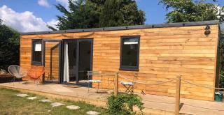 2 Guests - Garden Retreat with Balcony Views - Bruton - 7