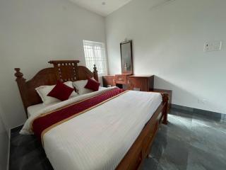 Adithya Home Stay - Yercaud - 7