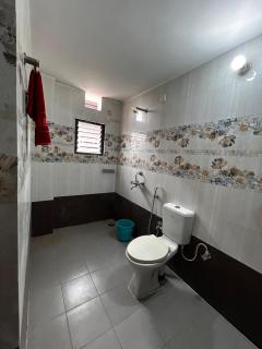 Luxury 1 BHK Apartment Located just 1 km from the Airport - Patna - 6