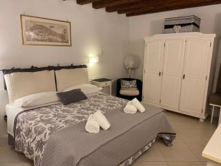 BLACK & WHITE HOME, an oasis in the city center - Venice - 8