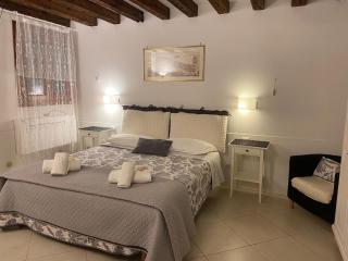 BLACK & WHITE HOME, an oasis in the city center - Venice - 3