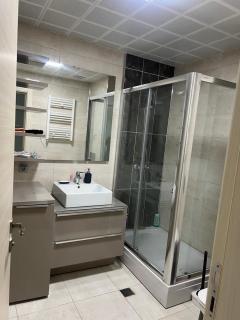 Sky City Apartment with View - Gorno Lisiče - 5