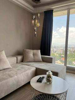 Sky City Apartment with View - Gorno Lisiče - 4