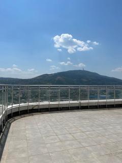 Sky City Apartment with View - Gorno Lisiče - 3