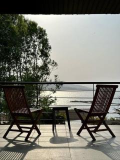 Caasa Tranquilla The Lakefront Loft 1 Private Pool - Pune - 4