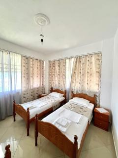 CityView Garden Retreat - Gjirokastra - 4