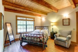 Trails and Creek On-Site Ozarks Retreat on 23 Acres - Timbo - 2