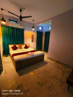 HOTEL RAIL VIEW GUEST HOUSE PURI Near jagananath Temple & Puri Beach #Fully Air Conditioning #Free Wi-Fi #Parking #Room Service #Best Premium Hotel In Puri - Puri - 1